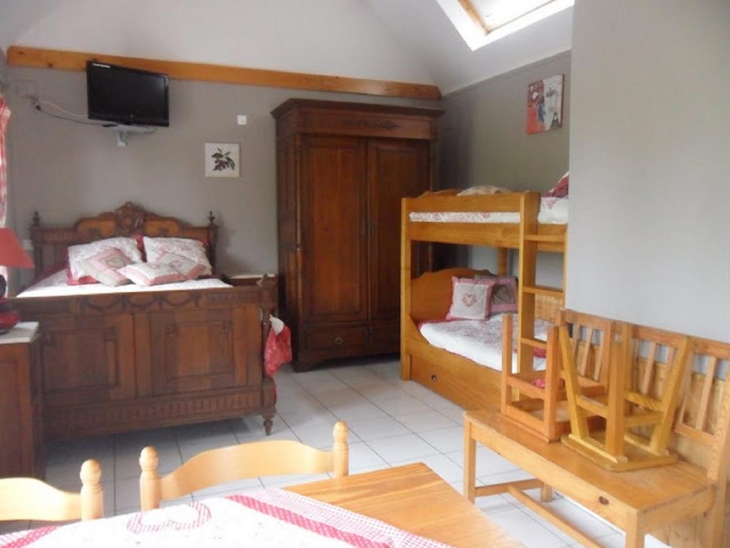 Gite Hotel Chambre D' Hotes Et Roulottes Et Du Ternois Saint-Pol-sur-Ternoise Kamer foto